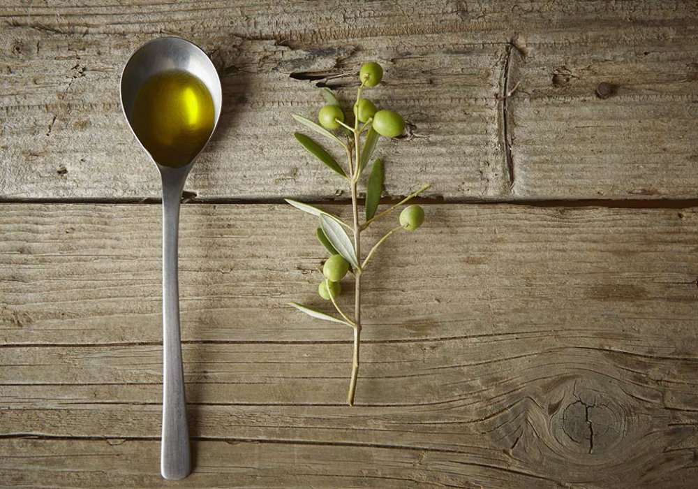 PERCHÉ SCEGLIERE L’OLIO EVO 
Proprietà e benefici dell’olio extravergine di oliva